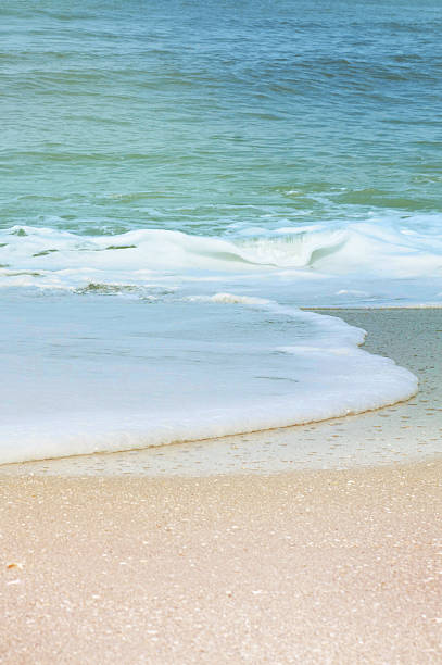 istock Wave of the sea on the beach 522624711