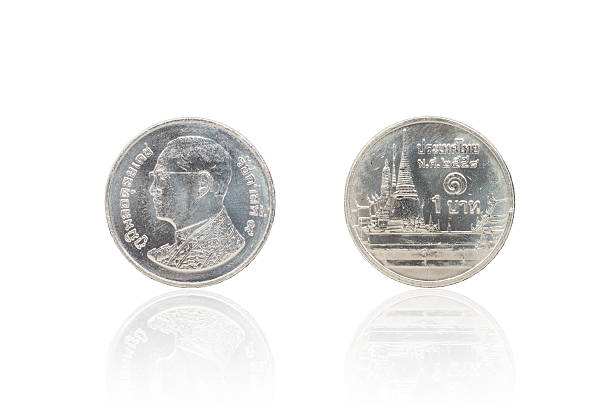 istock Thai coin 1 baht and reflect. 522632970