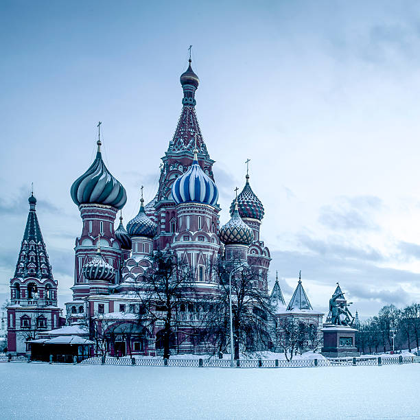 istock Saint Basil's Cathedral on Red Square in Moscow 522647704