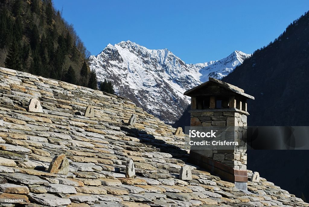 Tetto di pietra - Foto stock royalty-free di Alpi