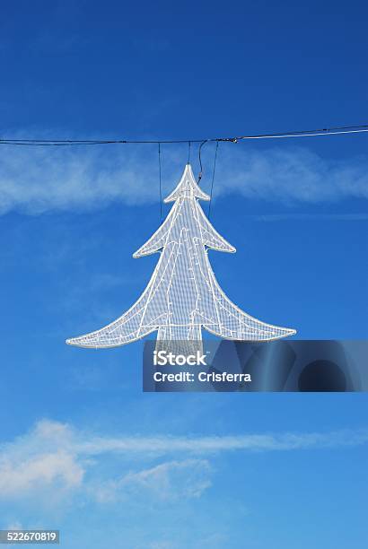 Albero Di Natale Decorazione Chiaro - Fotografie stock e altre immagini di Albero - Albero, Albero di natale, Ambientazione esterna