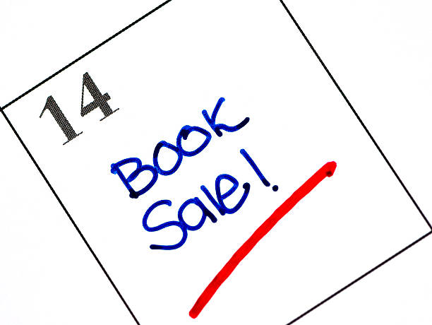 istock Calendar with reminder for book sale 522673339