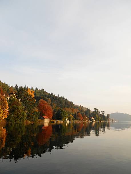 istock Autumn on the lake 522673899