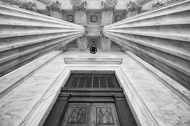 entrada de los ee. uu. tribunal supremo - neo classical fotografías e imágenes de stock