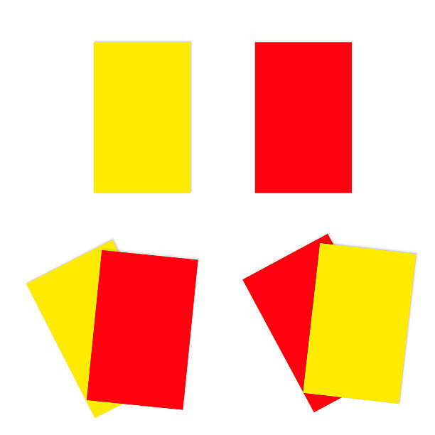 vermelho e amarelo cartões de futebol - adjudicator - fotografias e filmes do acervo