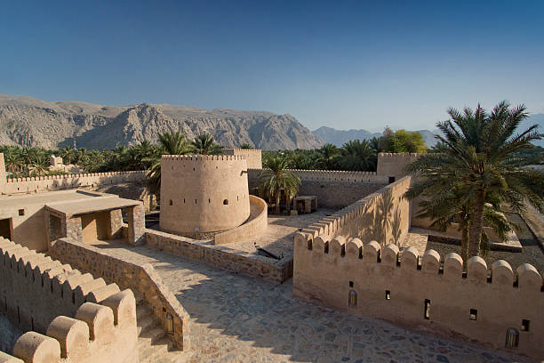 внутри khasab замок, мусандам, оман - oman стоковые фото и изображения