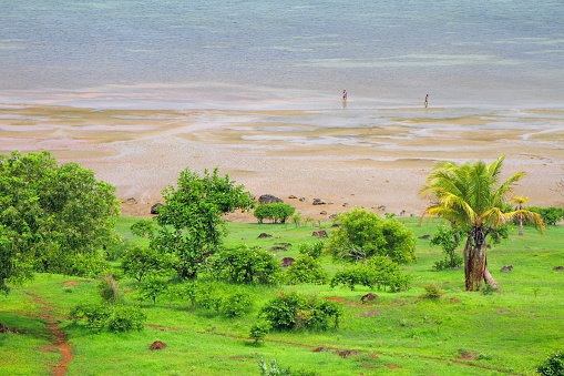 Andovobazaha la costa del Golfo. Diego-suárez (Antsiranana), Madagascar photo