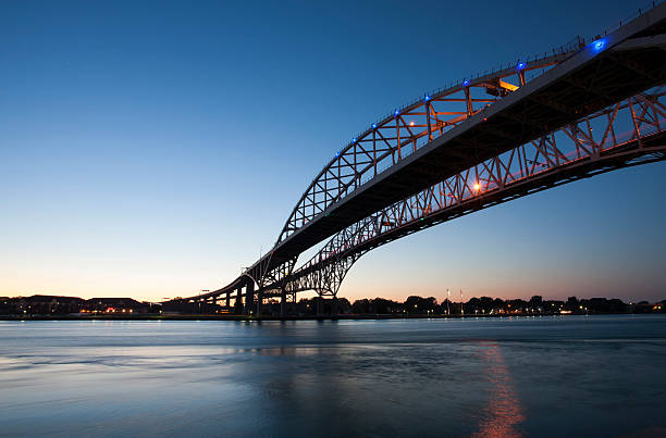 istock Night Photo Blue Water Bridge 522751881