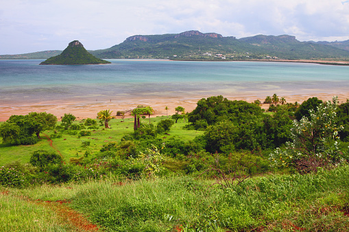 Isla de NUSI Lungu en el Golfo Andovobazaha. Diego-suárez (Antsiranana), Madagascar photo