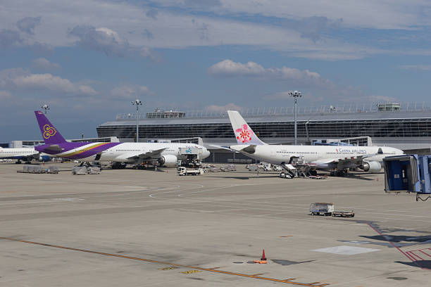 chubu centrair international airport w japonii - thai airways zdjęcia i obrazy z banku zdjęć