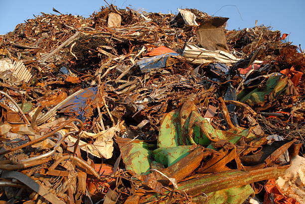 istock Garbage pile in harbour, Rheinhafen Kehl 522799053