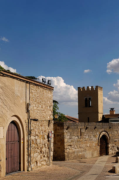 istock Historic casco, Zamora, Spain 522854925