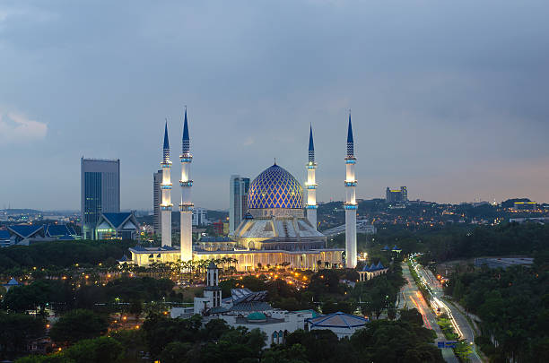 istock The beautiful Sultan Salahuddin Abdul Aziz Shah Mosque 522875056
