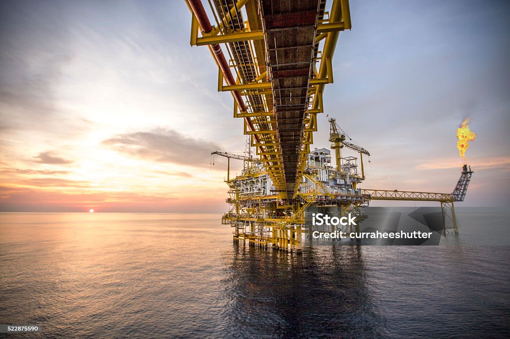 Offshore-Plattform für Produktion Öl und gas - Lizenzfrei Bohrinsel Stock-Foto