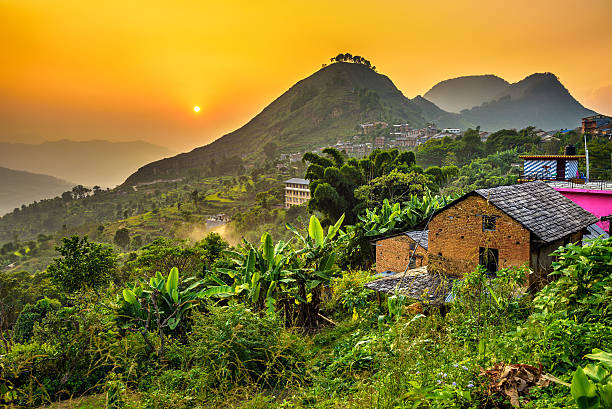 coucher de soleil au-dessus du népal de bandipur - népal photos et images de collection