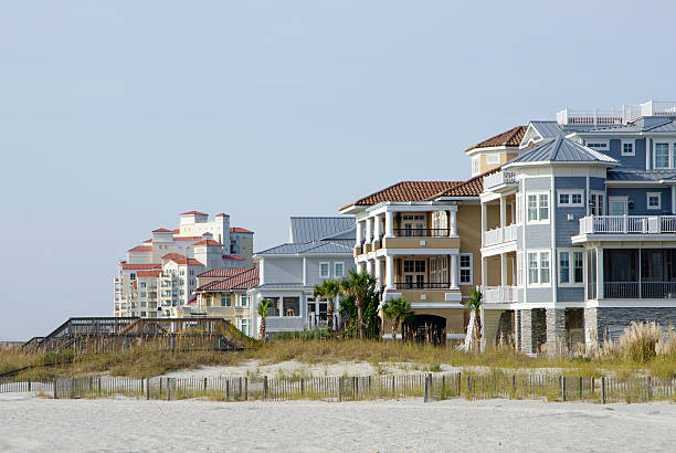 istock Beach Houses and Condominiums 522881161