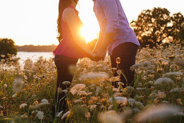 istock Beautiful couple holding hands 522886271