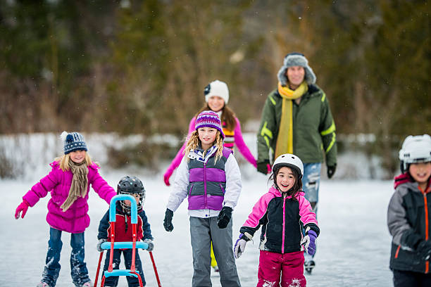 istock Big Family in Winter Snow 522886407