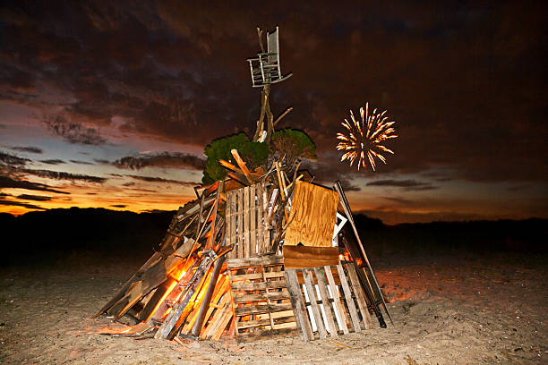 istock Bonfire on the 4th of July 522893299