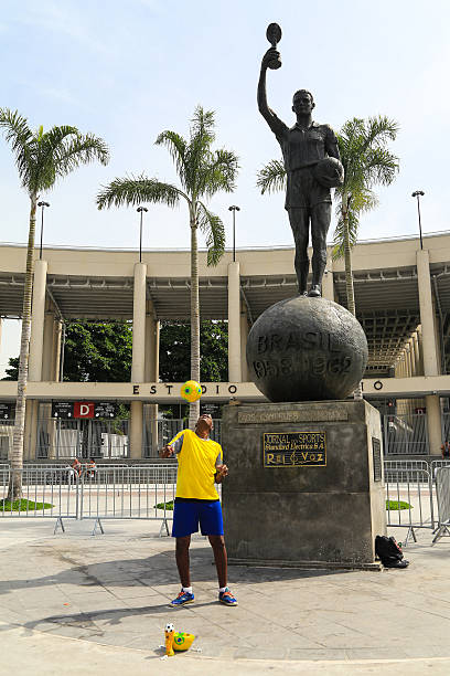 ブラジルギィたフットボールのスキルを表示 - maracana stadium 写真 ストックフォトと画像