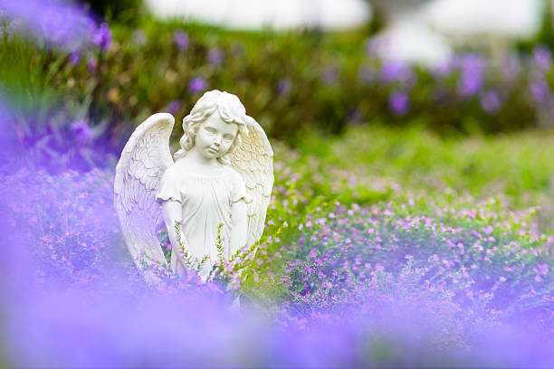 앵글을 wing 가든. - sculpture angel women cemetery 뉴스 사진 이미지