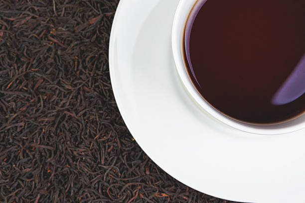 tasse à thé blanc, vue d'en haut - rooibos tea red indoors still life photos et images de collection