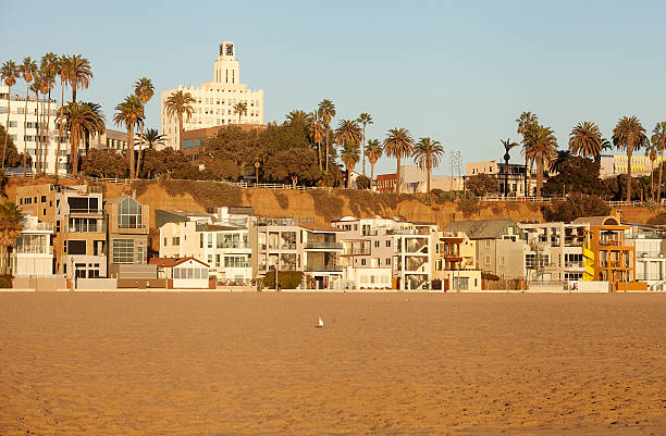 istock Santa Monica Beach Houses 522927943
