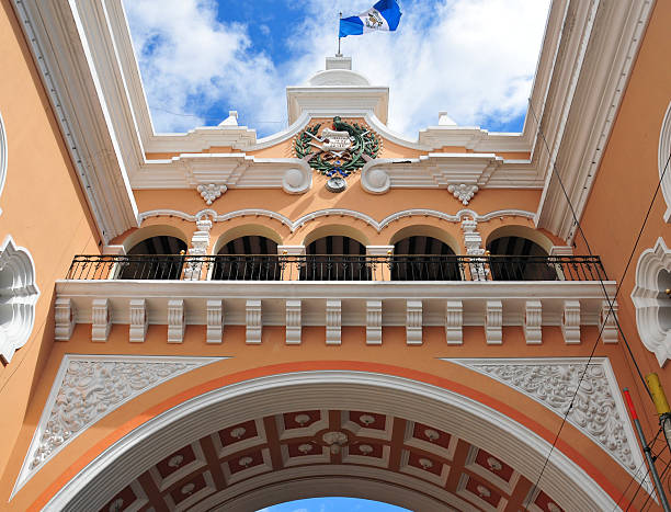 miasto gwatemali, gwatemala: central post office - guatemalan flag zdjęcia i obrazy z banku zdjęć