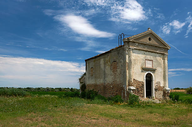 istock the Moceniga church 522958929