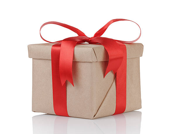 1 つのギフトボックスクリスマスで包み紙とレッドのリボン - christmas gift giftwrap old fashioned ストックフォトと画像