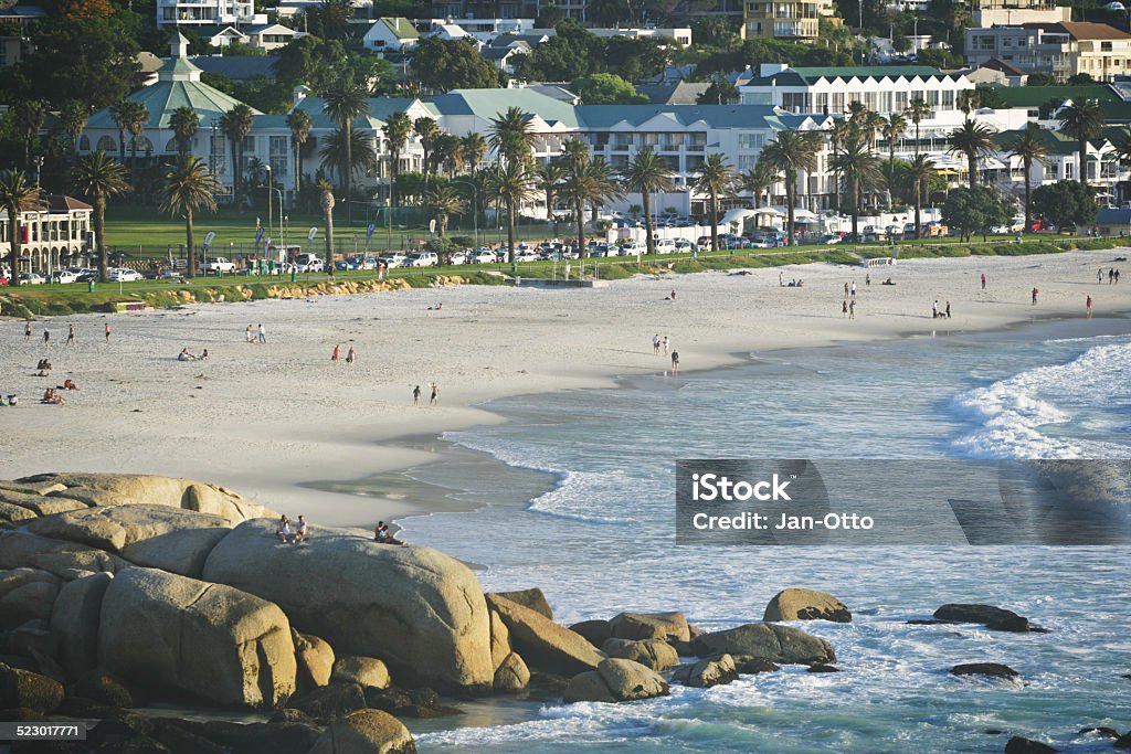 Promenade und dem Strand von Camps Bay - Lizenzfrei Afrika Stock-Foto