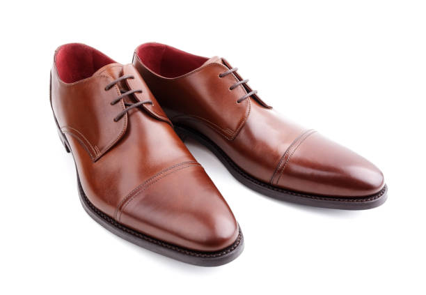 castanho melicio clássicos sapatos de pele - dress shoe imagens e fotografias de stock