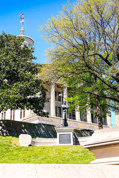 edifício do capitólio do estado do tennessee de nashville - nashville tennessee state capitol building federal building imagens e fotografias de stock