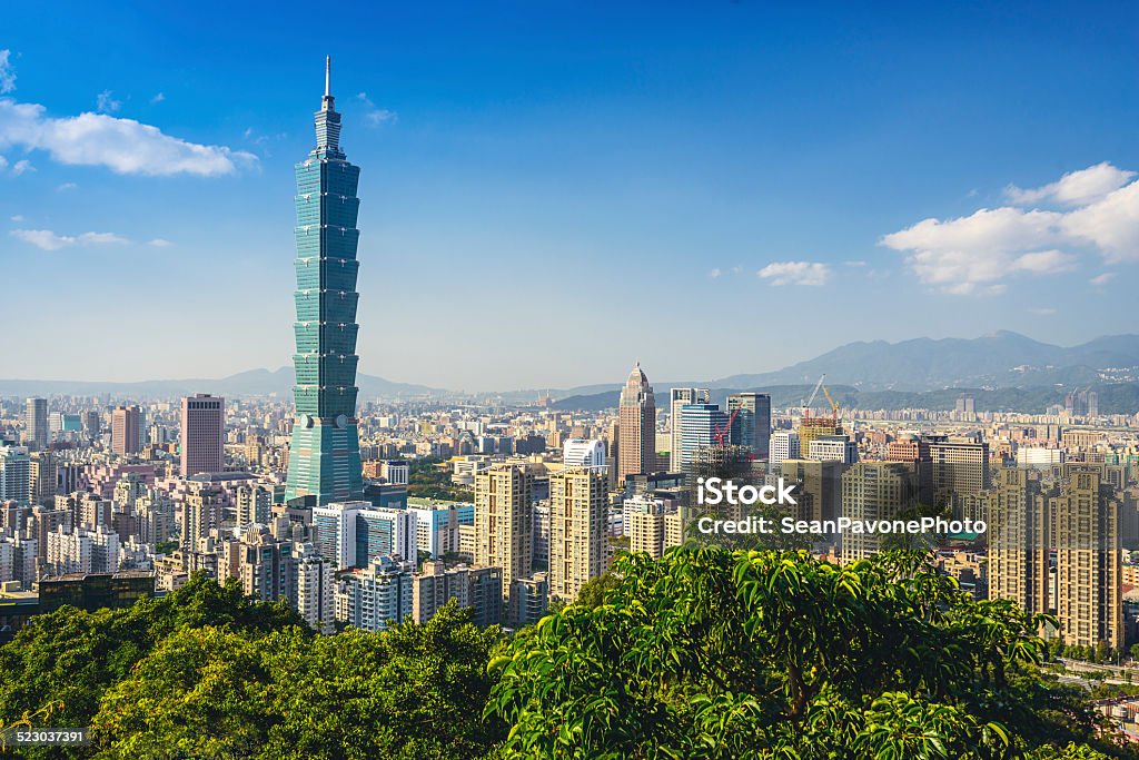 Horizonte de la ciudad de Taipei - Foto de stock de Taipei 101 libre de derechos