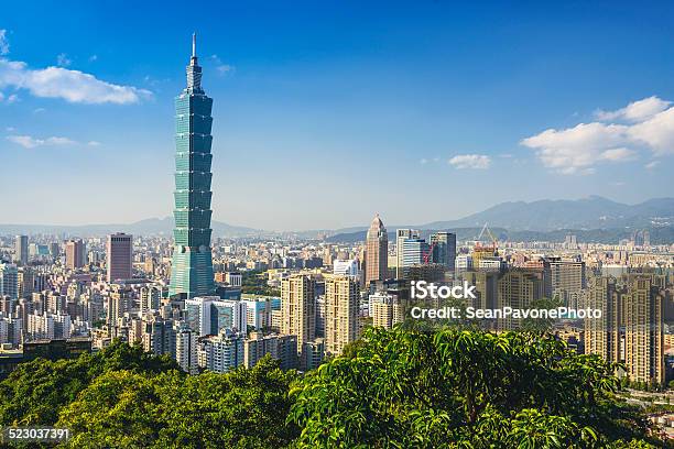 Horizonte De La Ciudad De Taipei Foto de stock y más banco de imágenes de Taipei 101 - Taipei 101, Taipei, Taiwán