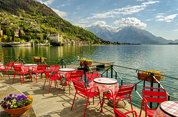 lago di como, italia settentrionale) vista panoramica - tourist resort lake italy scenics foto e immagini stock