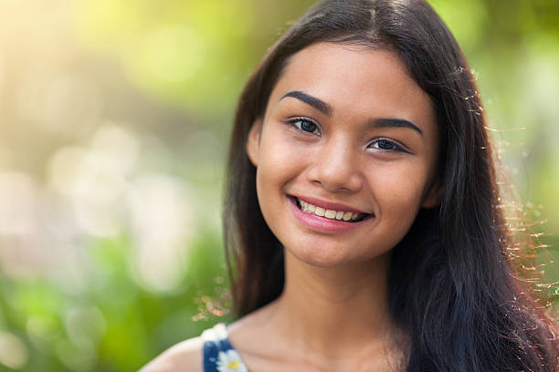 verão retrato de uma mulher jovem - asian ethnicity philippines women beauty - fotografias e filmes do acervo