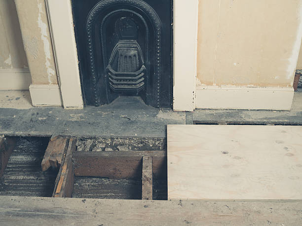 istock Victorian room with exposed floor joists 523055218