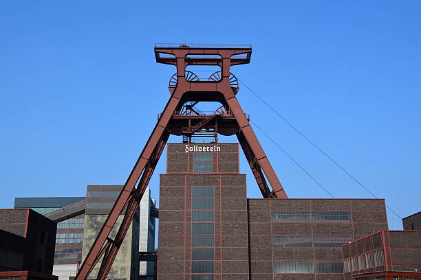 Zollverein Coal Mine Industrial Complex, Essen Germany Essen, Germany - September 6, 2014: The Zollverein Coal Mine Industrial Complex, a large former industrial site in Essen, North Rhine-Westphalia, Germany. It has been inscribed  in the Unesco list of World Heritage Sites and is Essen's most famous landmark. It now houses the Ruhr Museum. essen germany stock pictures, royalty-free photos & images