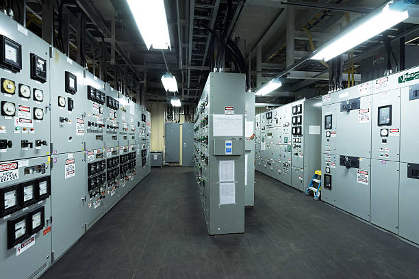 " motor"  kontrolle " der großen behälter schiff - electricity control panel control order stock-fotos und bilder