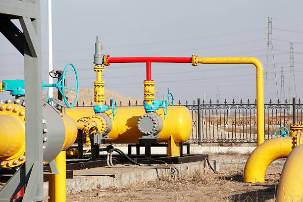 istock Oilfield equipment and pipeline 523158964