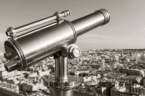 istock Shining retro metal telescope in Paris 523166045