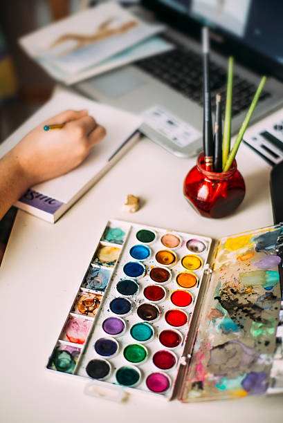 istock Artist desk 523177028