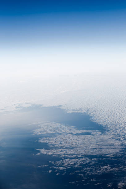 estratosfera - cloud cloudscape stratosphere above imagens e fotografias de stock