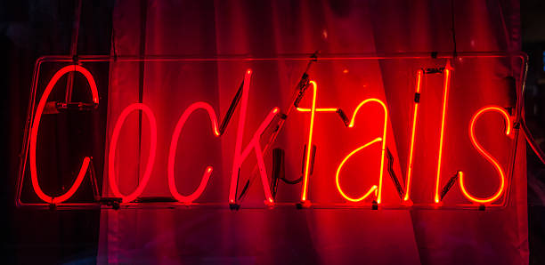 istock Neon Cocktails Sign 523179795