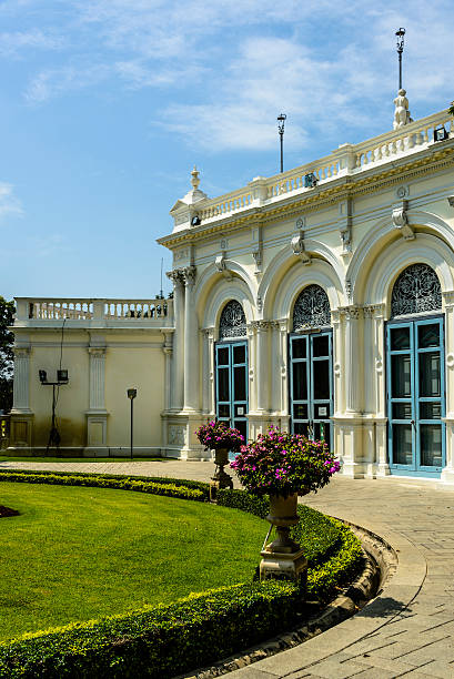 europejski styl letni pałac - piman zdjęcia i obrazy z banku zdjęć