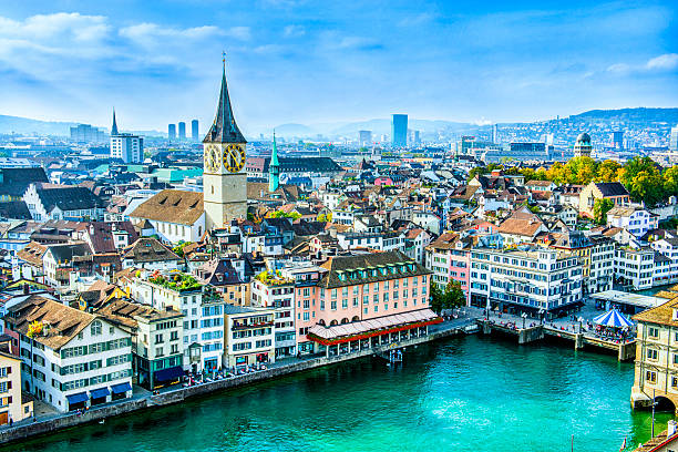 la ville de zurich, en suisse - building exterior day tower clock photos et images de collection