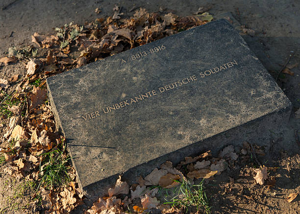istock Tombstone for four unknow German soldiers in Langemark. 523219123