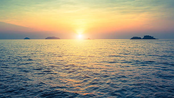 istock Islands in the sea during an amazing sunset. 523242744