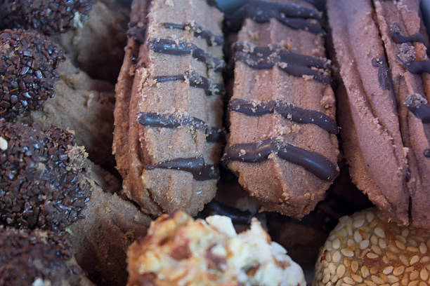 istock Chocolate and Pistachio flavored cookies 523256988